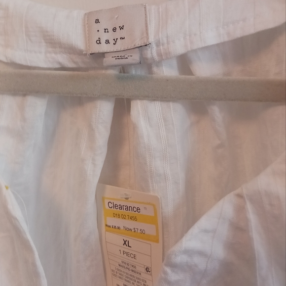 A new day  blouse ( Multiple sizes available) - Picture 2 of 2